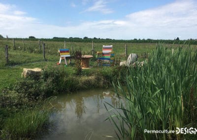 ​​Lauriane et Charles Durant, gérants de la Ferme du Vieux Poirier en Alsace depuis 2012, nous expliquent comment et pourquoi ils ont transformé leur micro-ferme grâce à la permaculture.